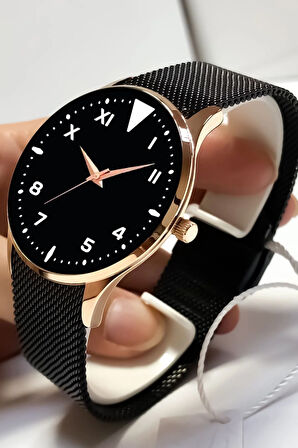 Erkek Kol Saati Tutulan Model