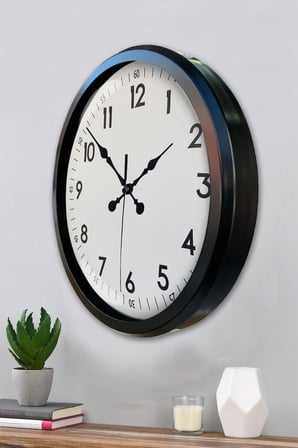Black Classic 52 Cm Metal Modern Ve Şık Duvar Saati