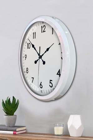 Beyaz Dekoratif Stil 52 Cm Metal Duvar Saati