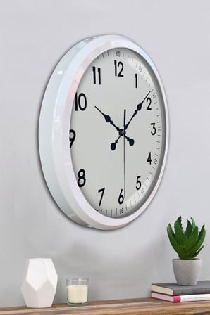 Beyaz Dekoratif Stil 52 Cm Metal Duvar Saati