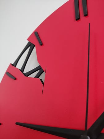 Modern Ahşap Kırık Model Kırmızı Duvar Saati