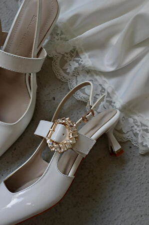 Sue Kısa Topuklu Taş Detaylı Rugan Stiletto