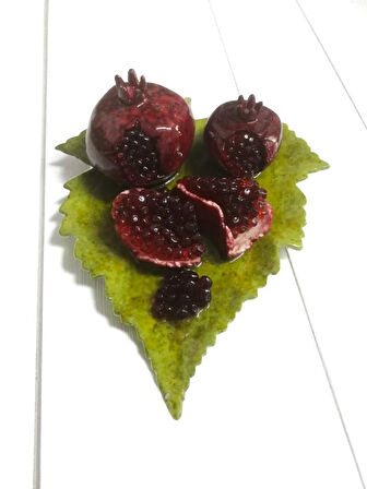 Dekoratif El Yapımı Yaprak Üzeri Nar Figürlü Dekoratif Obje Nar Biblo Bereket ve Bolluk Simgesi Ev, Ofis ve Masaüstü İçin Şık Dekorasyon