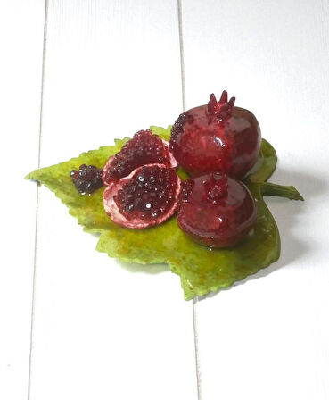 Dekoratif El Yapımı Yaprak Üzeri Nar Figürlü Dekoratif Obje Nar Biblo Bereket ve Bolluk Simgesi Ev, Ofis ve Masaüstü İçin Şık Dekorasyon