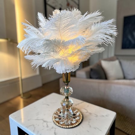 USB Şarjlı Deve Kuşu Tüyü Abajur 50 cm Kristal Taşlı Dekoratif Masa Lambası