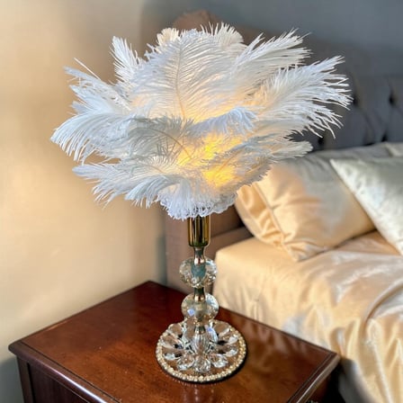 USB Şarjlı Deve Kuşu Tüyü Abajur 50 cm Kristal Taşlı Dekoratif Masa Lambası