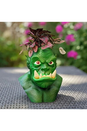 Gruk'un Öfkesi | 3D Baskı Ork Figür Saksı | 18 cm | PLA Malzeme | Koleksiyonluk Dekoratif Vazo