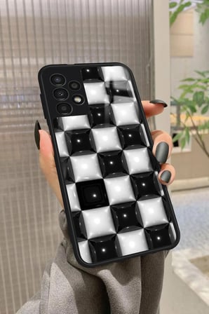 Samsung Galaxy A13 Uyumlu Siyah-Beyaz Kare Tasarımlı Parlak Silikon Kılıf