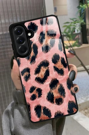 Samsung Galaxy A26 Uyumlu Pembe Leopar Tasarımlı Parlak Silikon Kılıf