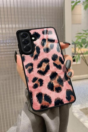 Samsung Galaxy A26 Uyumlu Pembe Leopar Tasarımlı Parlak Silikon Kılıf