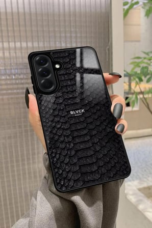 Samsung Galaxy A26 Uyumlu Siyah Yılan Derisi Tasarımlı Parlak Silikon Kılıf