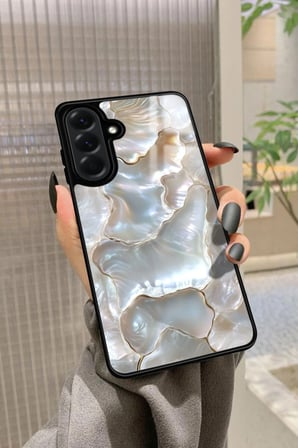 Samsung Galaxy A36 Uyumlu Beyaz Tasarımlı Parlak Silikon Kılıf
