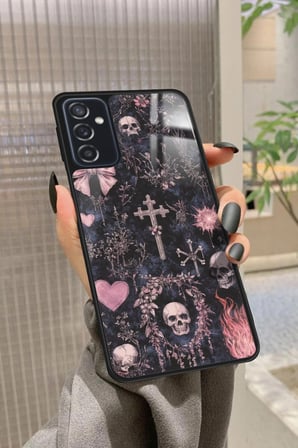 Samsung Galaxy M52 Uyumlu Kurukafa Tasarımlı Parlak Silikon Kılıf