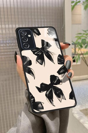 Samsung Galaxy M52 Uyumlu Siyah Kurdele Tasarımlı Parlak Silikon Kılıf