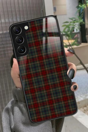 Samsung Galaxy S22 Uyumlu Bordo Kare Tasarımlı Parlak Silikon Kılıf