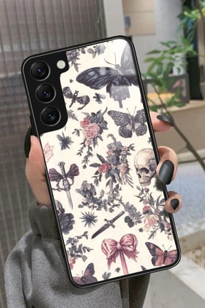 Samsung Galaxy S22 Uyumlu Kurukafa Tasarımlı Parlak Silikon Kılıf