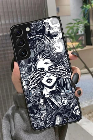 Samsung Galaxy S22 Uyumlu Kurukafa Posteri Tasarımlı Parlak Silikon Kılıf