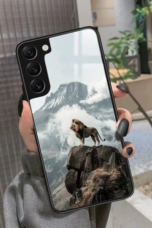 Samsung Galaxy S22 Uyumlu Aslan Tasarımlı Parlak Silikon Kılıf