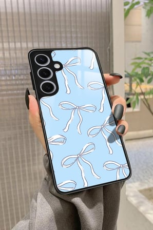 Samsung Galaxy S24 Uyumlu Beyaz Kurdele Tasarımlı Parlak Silikon Kılıf