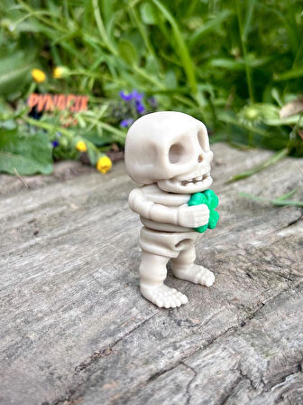 Şans Yoncalı İskelet Oyuncak - Gizemli ve Şanslı!🍀💀✨3D Hareketli Organik Model - Orta Boy