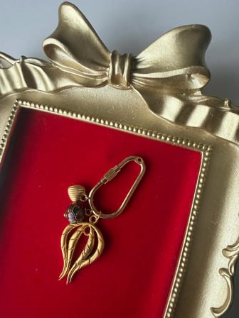 Gold Renk Lale Figürlü Çanta Kolye ve Anahtarlık Aksesuarı