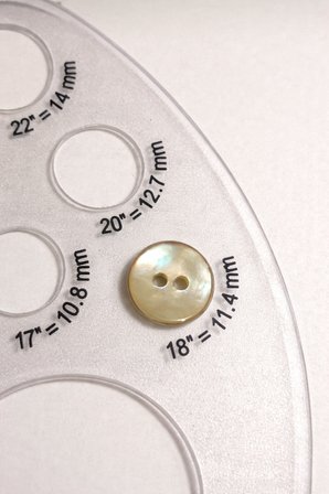 Doğal Hakiki Düğme 18 Boy 11.5 mm/20 Adet