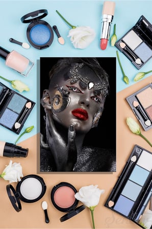 Dekoratif Dikey Kanvas Tablo Tekli Kuaför Güzellik Salonu Makyaj Nail Art Gold Efekt Kadın Portre