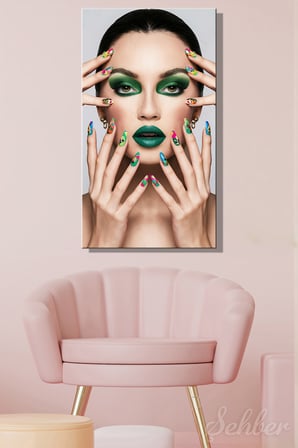 Panoramik Dikey Kanvas Tablo Tekli Kuaför Güzellik Salonu Makyaj Nail Art Kadın Portre 1592