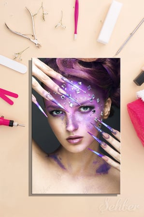 Kanvas Tablo Dikey Tekli Kuaför Güzellik Salonu Sanatsal Makyaj Nail Art Manikür Kadın Portre 2238