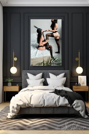 BDSM Siyah Çamaşırlı Kırbaçlı İki Kadın Renkli Fotoğrafı Dikey Kanvas Tablo Tekli 3195