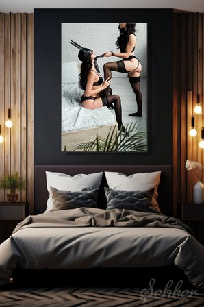 BDSM Siyah Çamaşırlı Kırbaçlı İki Kadın Renkli Fotoğrafı Dikey Kanvas Tablo Tekli 3195