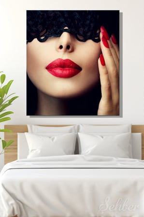  Siyah Dantel Maskeli Kırmızı Rujlu Kadın Model Fotoğrafı Kare Kanvas Tablo Tekli Ev Kafe Ofis 3205