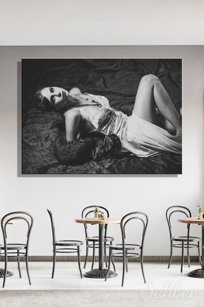 Retro Saç Kesimi Ve Kıyafetli Kadın Model Fotoğrafı Yatay Kanvas Tablo Tekli Ev Kafe Ofis 3454