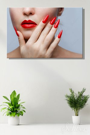 Kırmızı Sivri Uçlu Takma Tırnaklar Uyumlu Kırmızı Ruj İle Poz Veren Model Yatay Kanvas Tablo 3555