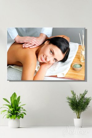 Kanvas Tablo Profesyonel Bir Spa'da Rahatlatıcı Sırt Masajı Yatay Duvar Tablosu - 3947