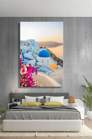 Yunanistan Santorini Adası Oia Köyünün İkonik Mavi Kubbeli Kilisesi Dikey Kanvas Tablo 4074