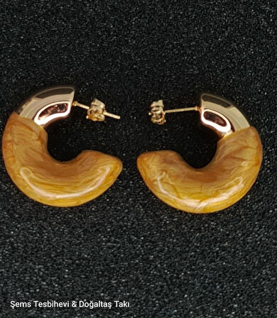 Altın Uçlu Bal Rengi Kadın Küpe – Şık ve Modern Halkalı Model