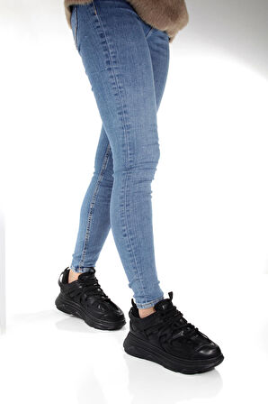 Kalın Tabanlı Bağcıklı Unisex Spor Ayakkabı