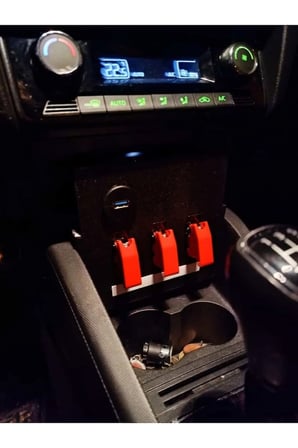 Skoda Fabia 3 konsol düğme yuvası