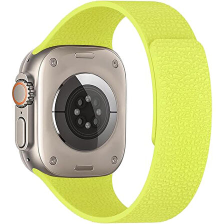 Apple Watch 2-3-4-5-6-7-8-10 & SE Uyumlu Manyetik Desenli Spor Silikon Kordon (38/40/41 & 42 mm)