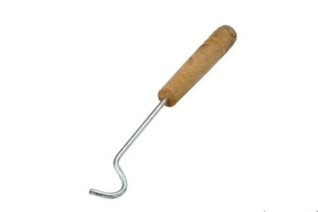 Soba Kapak Kaldıracağı Soba Açacağı Çengeli Ahşap Saplı Kanca Toplam Uzunluk : 26 Cm 