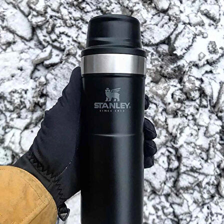 Stanley Classic Trigger Action Termos 0,47 L Siyah