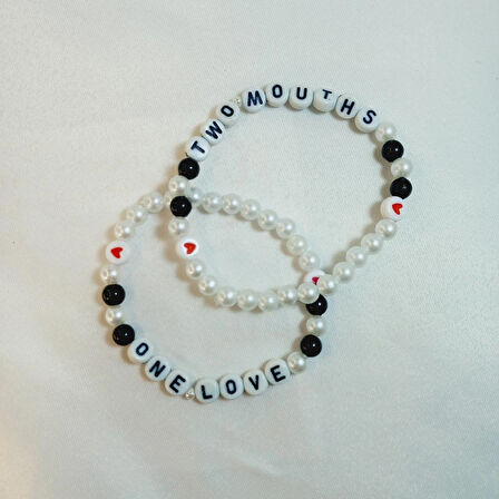 Sweater Weather - Two Mouths One Love İnci Harf Boncuk Detaylı Kalp Figürlü Sevgili Çift Bileklik Seti