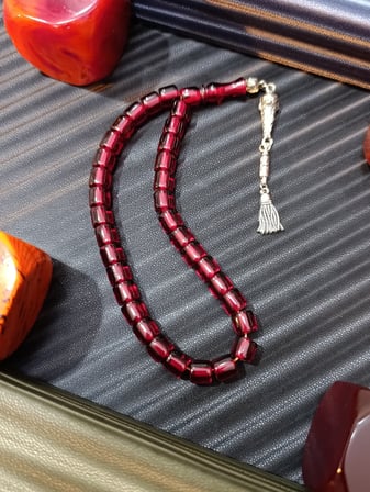 Çubuk Kehribar Tesbih – Derin Bordo 