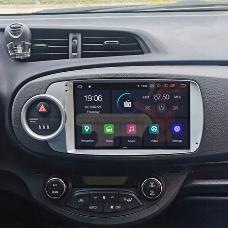 Toyota Yaris Araç Multimedya Android Ekran Carplay Navigasyon Double Teyp 4+64 9" 12-20 Silver CADENCE