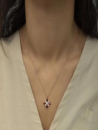 925 Ayar Gümüş Kırmızı Taşlı Umut Çiçeği Gümüş Kolye