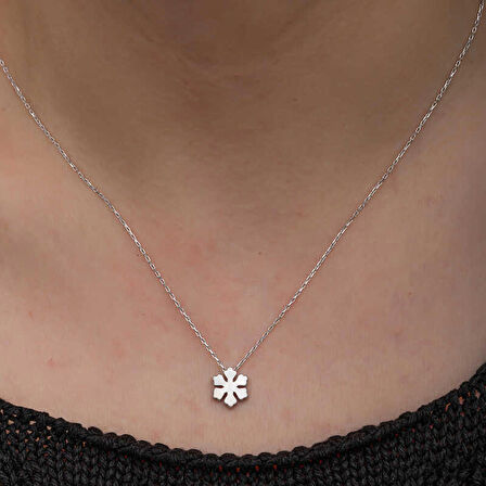 925 Ayar Gümüş Minimal Kar Tanesi Kadın Kolye