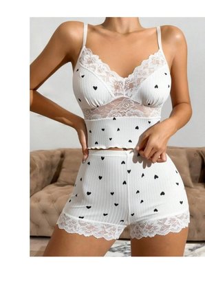 Kısa Şortlu Askılı Kalp Desenli Dantel Detaylı Pijama Takımı, Rahat ve Şık Ev Giyim,Kadın Pijama