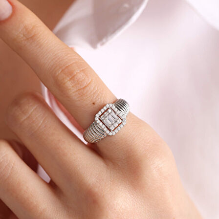 Beyaz Altın Baget Yüzük Parçalı Form