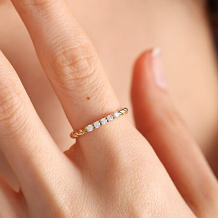 Altın Beştaş Yüzük 14 Ayar Burgu Form